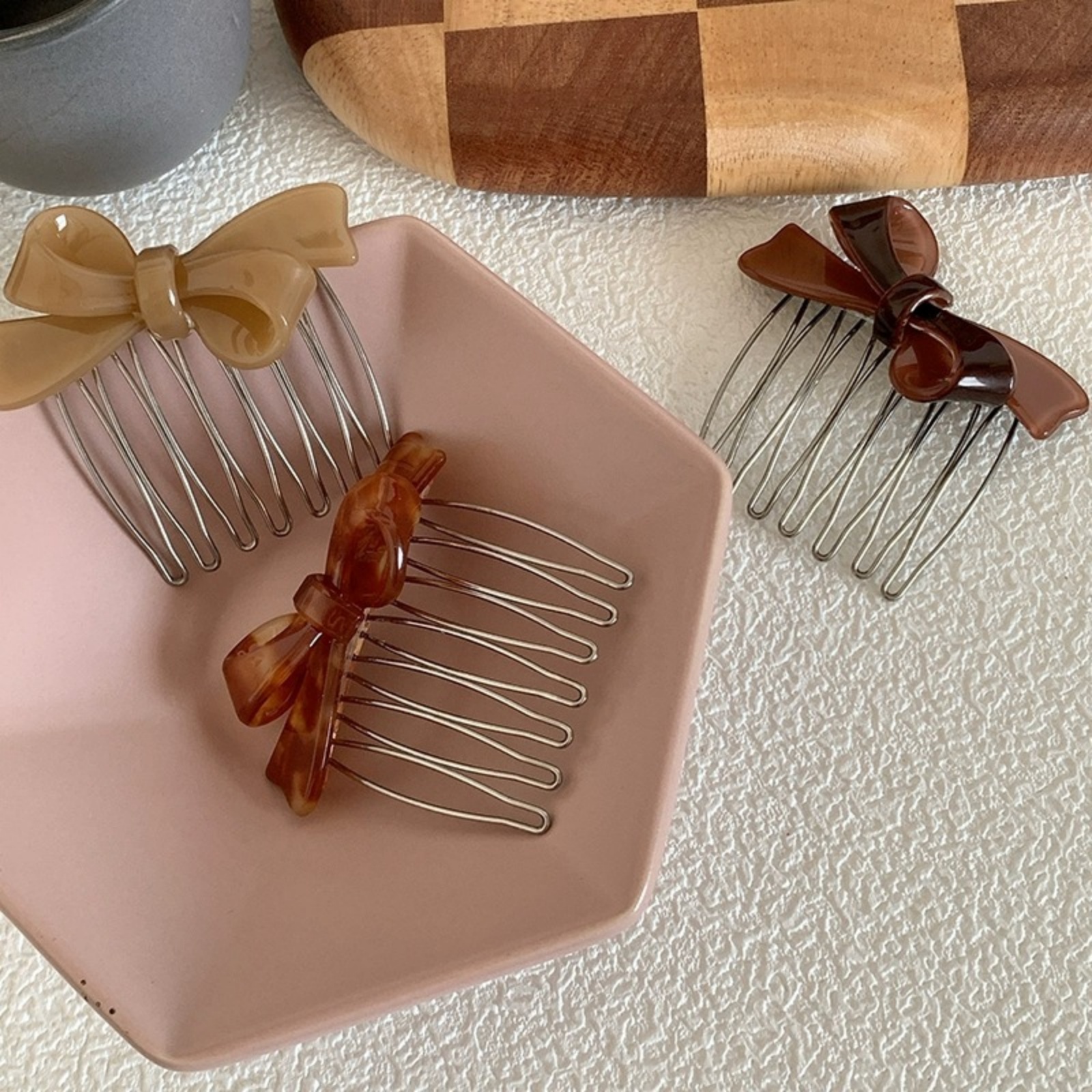 Women's Acrylic Bow Hair Combs - Tech Accessories Women のレビューと価格