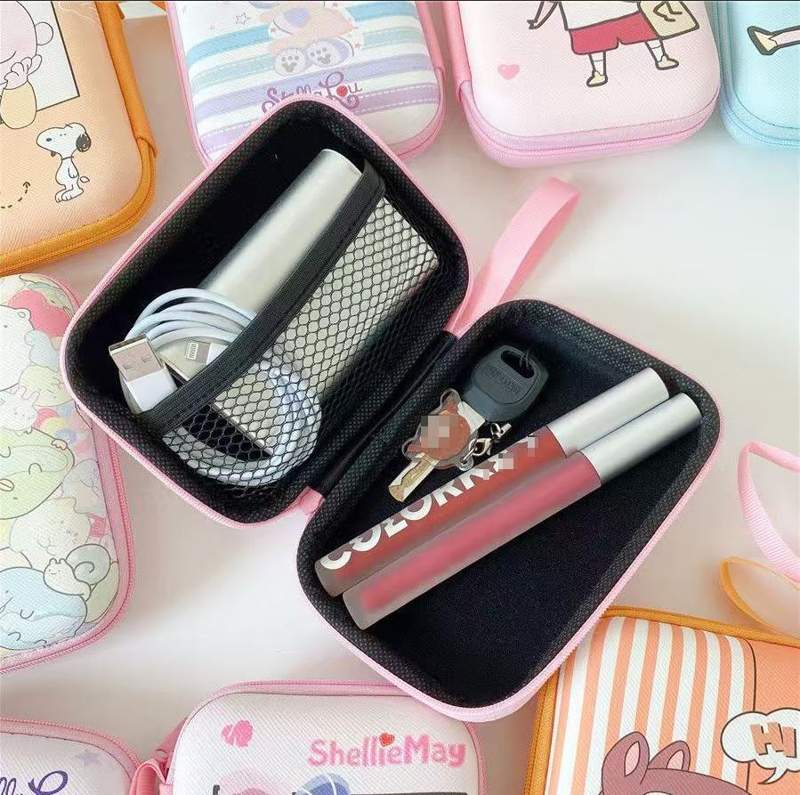 Hello Kitty Portable Storage B - Travel Cable Organizer のレビューと価格