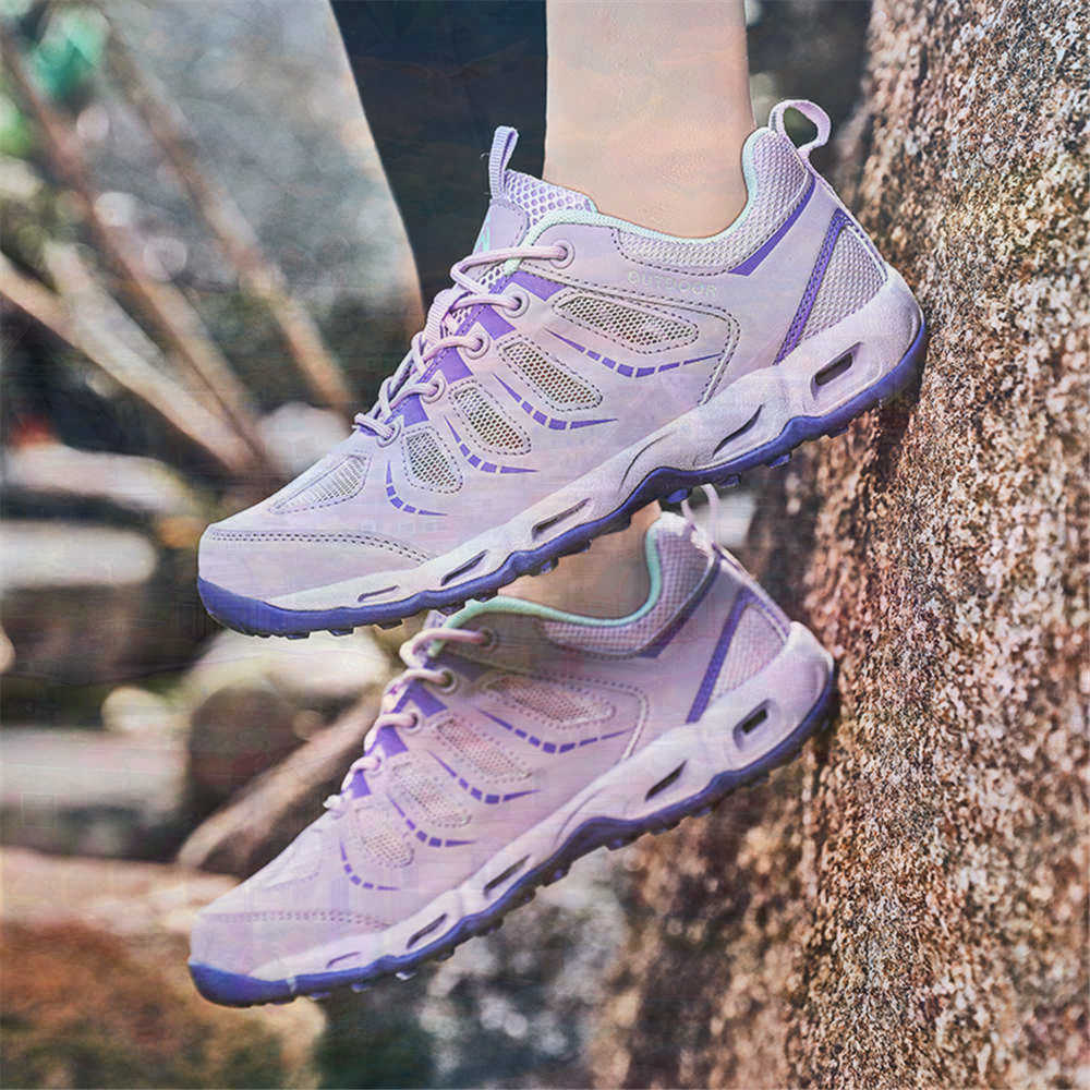 Sumer Round Tip Silver Sneaker - Tech Accessories Business のレビューと価格