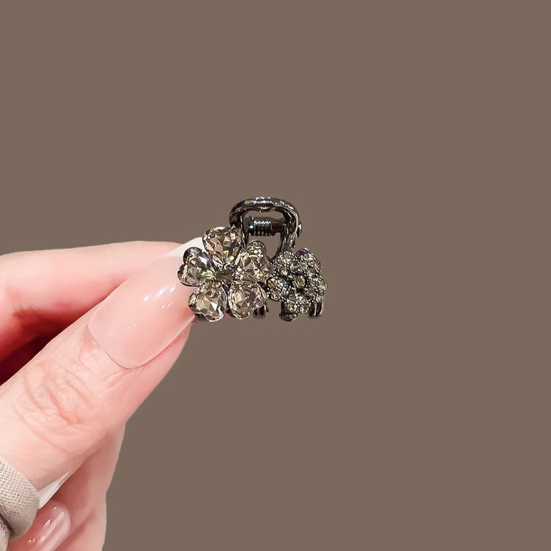 Exquisite Rhinestone Flower Sm - Hi Tech Accessories のレビューと価格