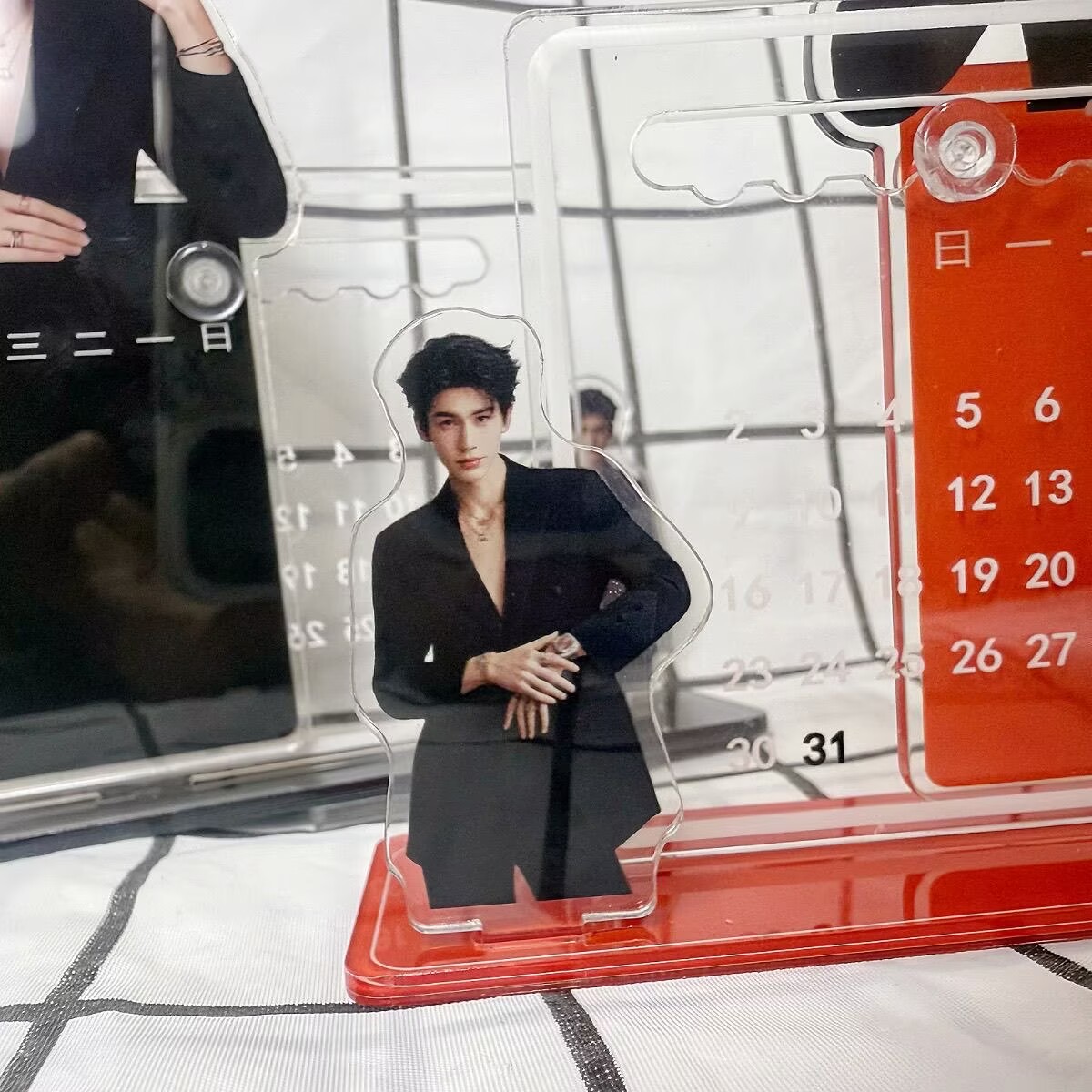 Zhang Linghe's 3D calendar orn - Hi Tech Accessories のレビューと価格